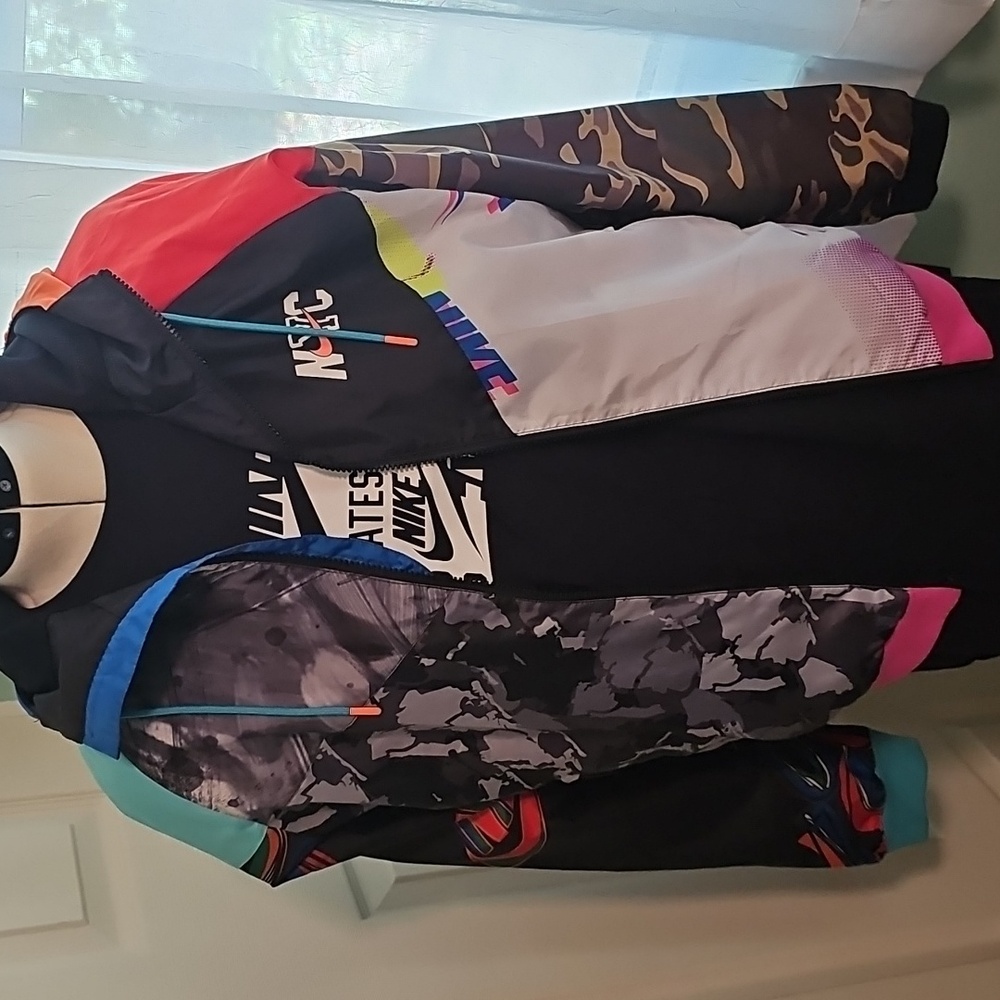 Nike Men Multicolor Graphic Sportswear NYC Jacket Size Medium CW4780-731